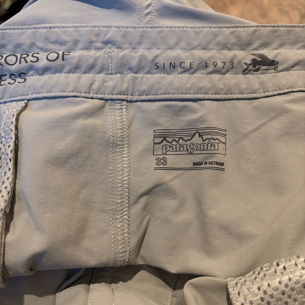 Patagonia Men Light Gray Swim Shorts Size 33 - Picture 5 of 6